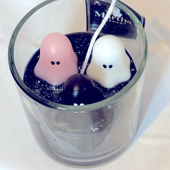 Ghost Candle with pink, black and white little ghost, glitter sparkle on top - Picture 5 of 6